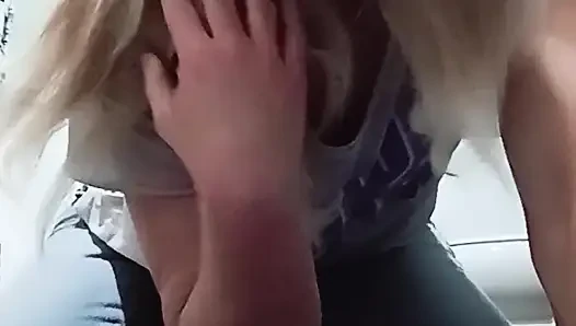 Nekat jualan sepatu kesayanganku sama tetanggaku