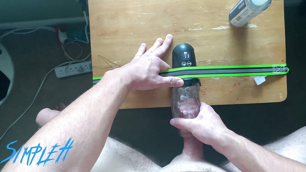 Fodendo minha nova boca chupando brinquedo