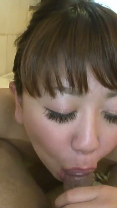 Behaarte Chinesin mit Blowjob in der Wanne und nachspiel im Bett | Clip 1