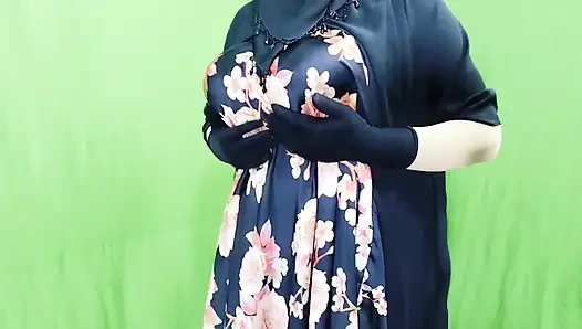 Indian beautiful village housewife having sex in the room - clear Hindi ...