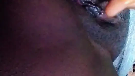 Heißes brünettes afrikanisches mädchen