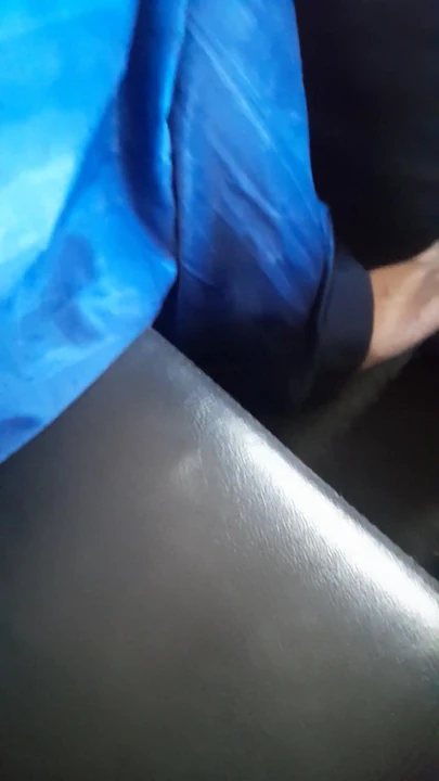 "반짝이는 여학생 치마를 입고 자위하는 크로스드레서"의 턱 떨어뜨리는 순간"