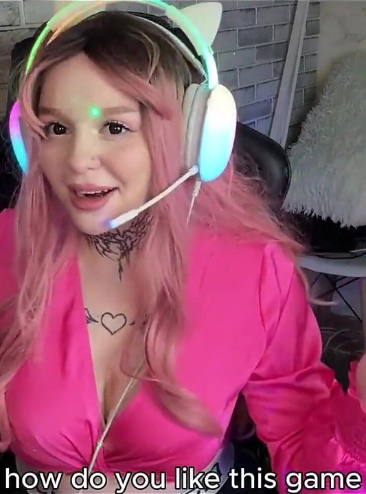 ¡Shock! una streamer real olvidó apagar su transmisión en vivo.