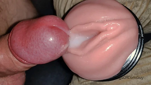 Élevage d'une petite fille (jeu de rôle Fleshlight) - slugsofcumguy