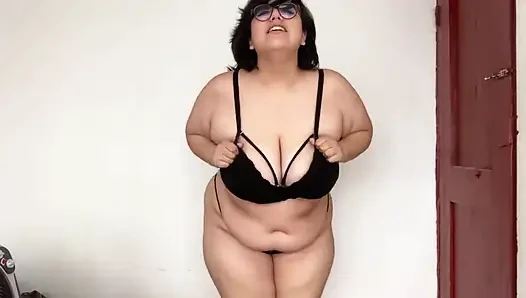 BBW dessous zeigen