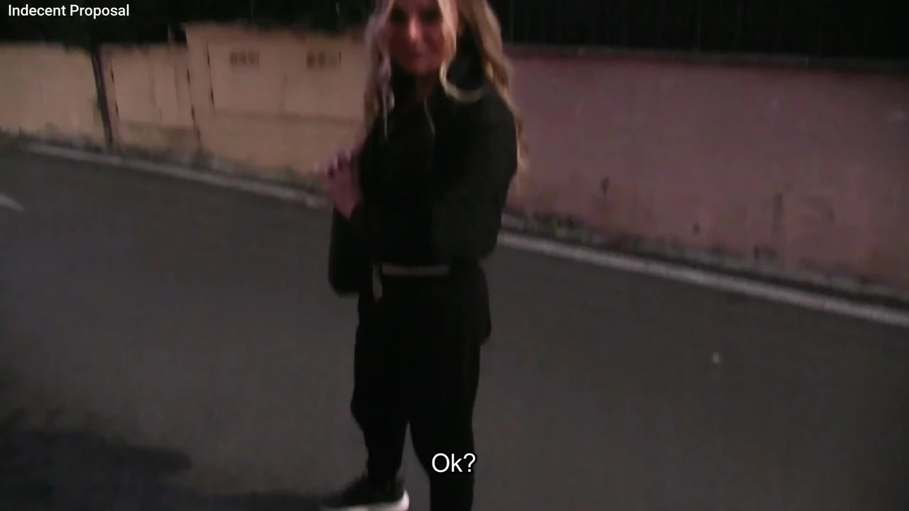 Very sexy Italian MILF sucks cock divinely