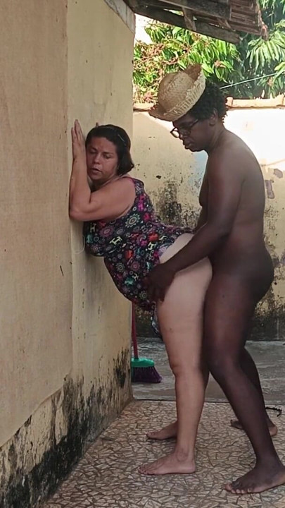I caught the neighbor at home and came inside her | Clip 1