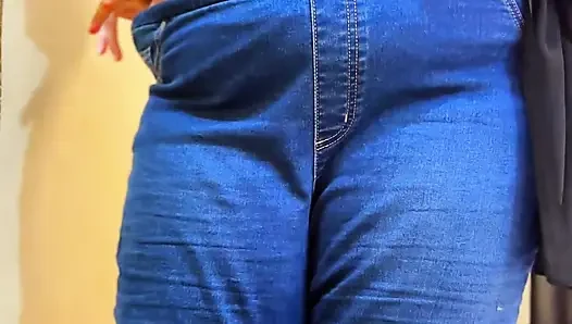 PAWG Shy Teen Employee Masturbat in Office When Boss Is Next Desk