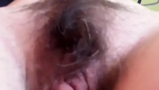 Aku dan memek berbuluku dalam seks misionaris dari sudut pandang orang pertama