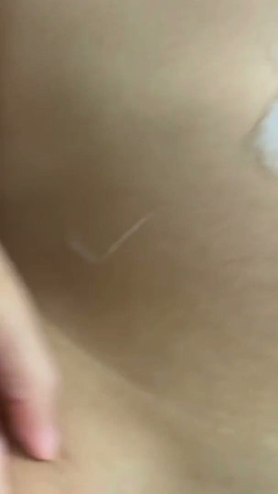 Школьницы трахаются в видео от первого лица и поедают общую сперму после урока | Клип 3