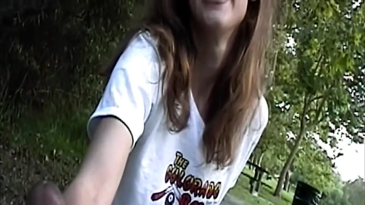 Amateur Handjob in the Park