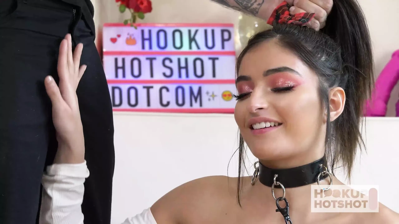 黑发婊子艾米丽威利斯最终被摧残并被喷！