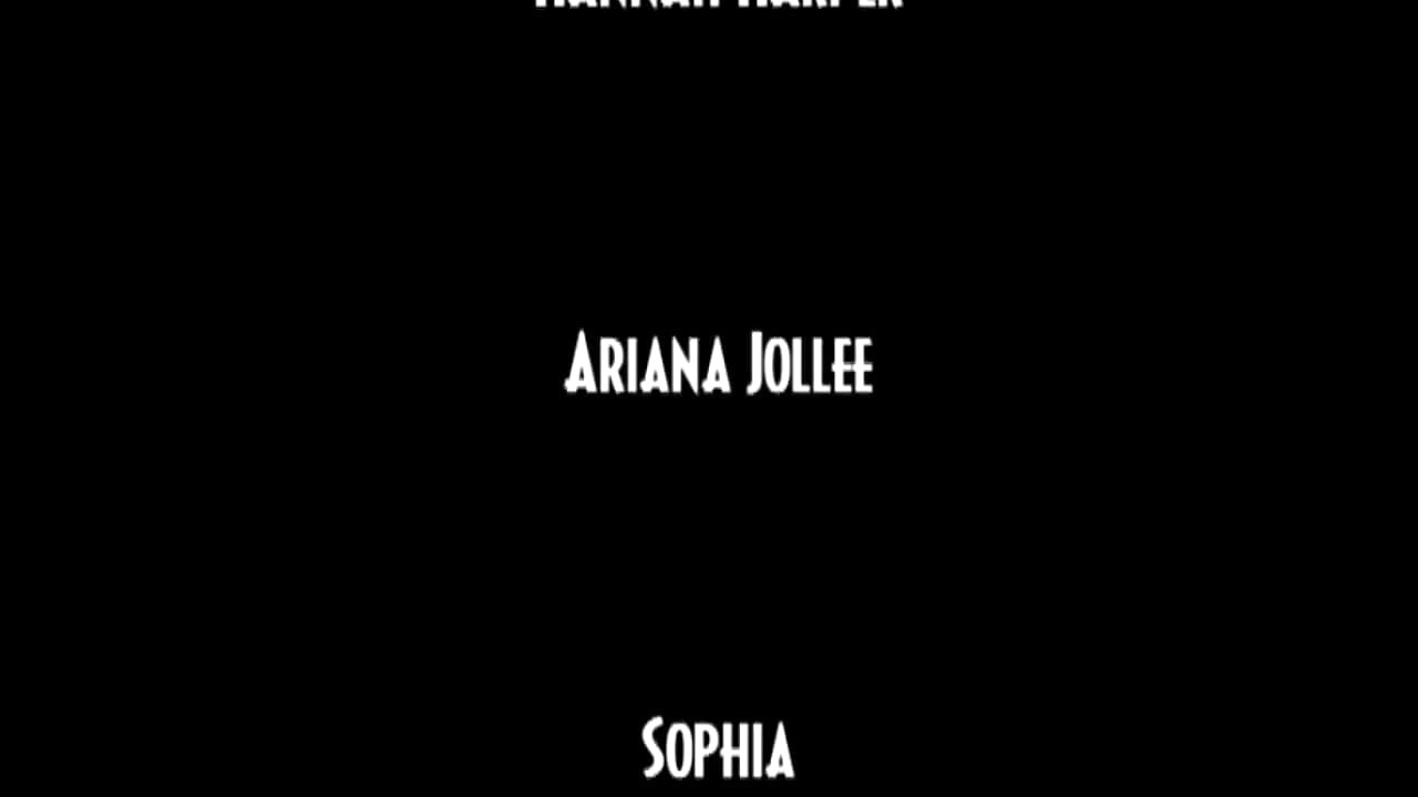 Blonda sexy adoră în cur