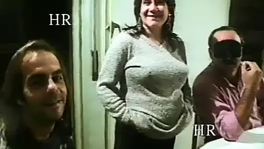 Un couple échangiste fait un trio avec une fille enceinte - italienne