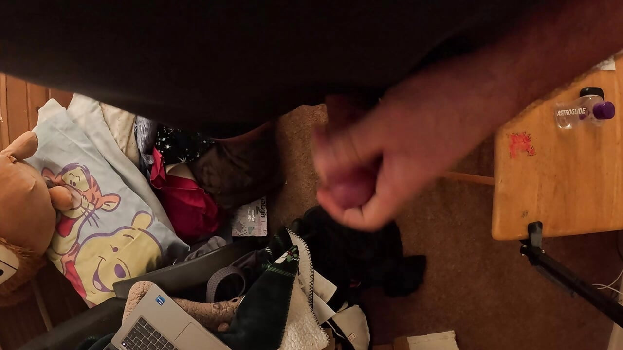 6'4" Tall Guy with Massive Hands Huge Cumshot on Lens in Wife's Family Room