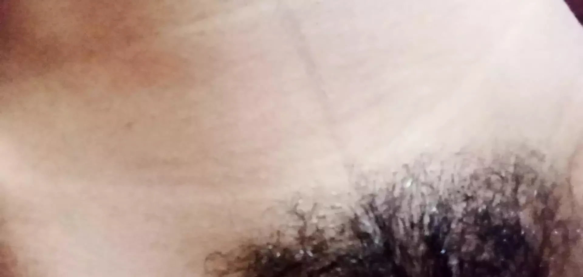 Fată sexy în videoclip de acasă cu țâțe sexy și pizdă strâmtă 32