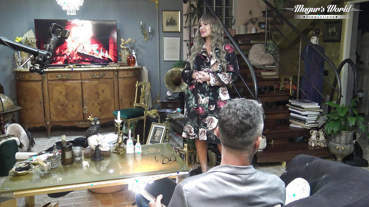 Iza kulisa seksi odete po faci od strane klijenta