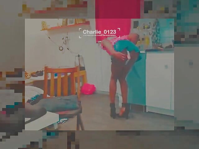 マイクロスカートが目立つ