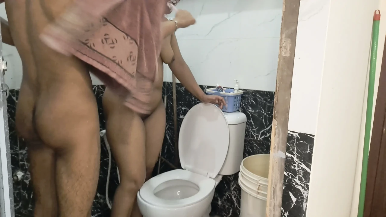 Join Tante Shower Together And Ngento In The Bathroom