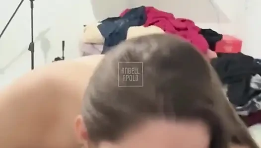 Penisimi her yere salya saldı ve sonuna kadar yuttu
