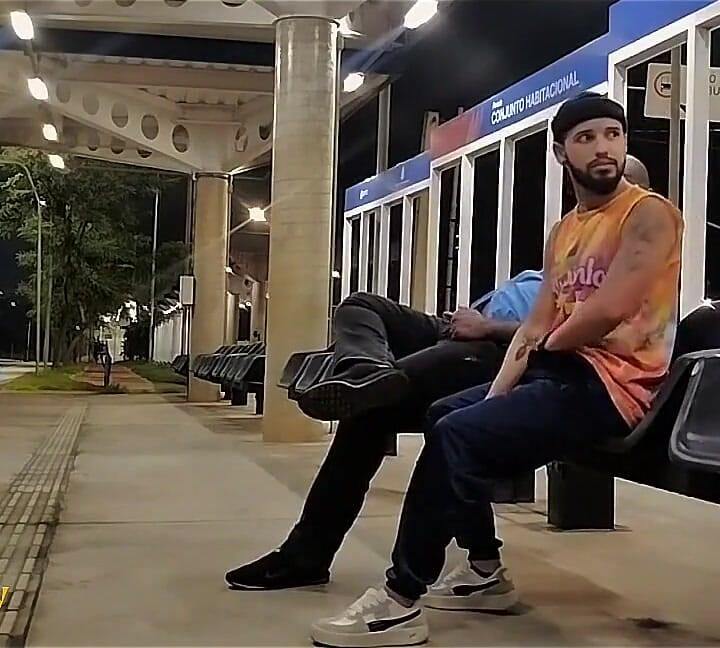 I Sucked the Driver's Dick While Waiting for the Bus.