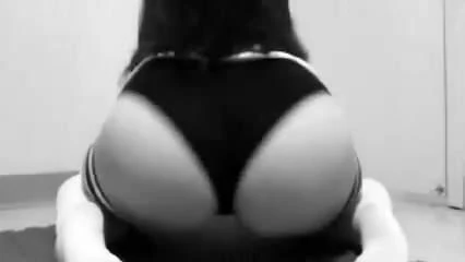 Big Booty White Girl Twerking PAWG