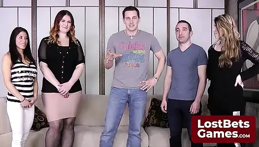 Permainan strip mogadishu berubah menjadi lubang ganda yang liar