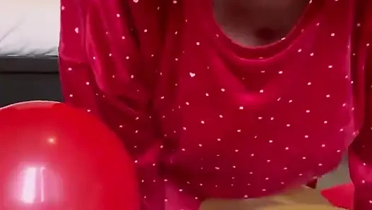 Merce Masturbates with Balloons, She's Super Horny, Look at Her Pussy