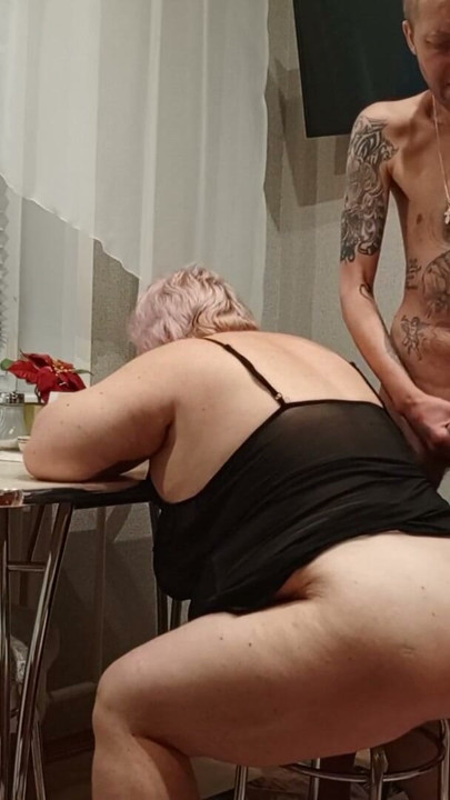 after jerking off, I cum on my stepmom's big ass | Clip 1