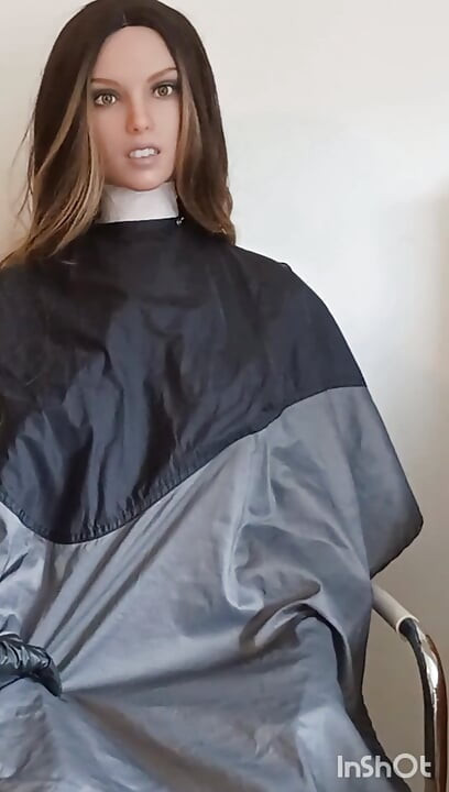 Šareni najlonski frizerski ogrtači fetiš modeliranje s Lauren