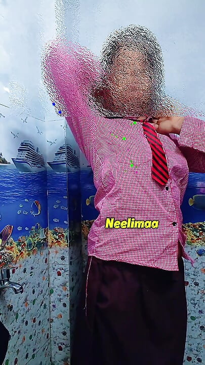 Indisk Hot Desi skolejente Skifter uniform Og masterbat. Indisk desi selfie-video.