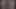Velet kız evde ağzına el ile yemek tükürüyor