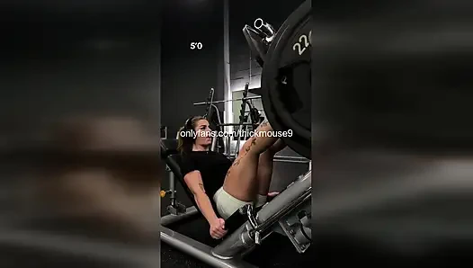 18-jährige TikTok Thotes muschi explodiert vor der kamera! Unzensiert klafft