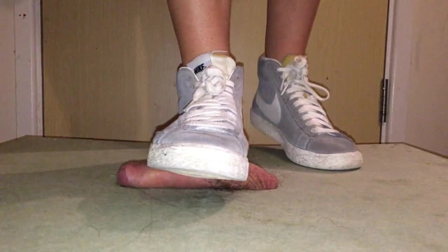 cock cush grey nike sneakers