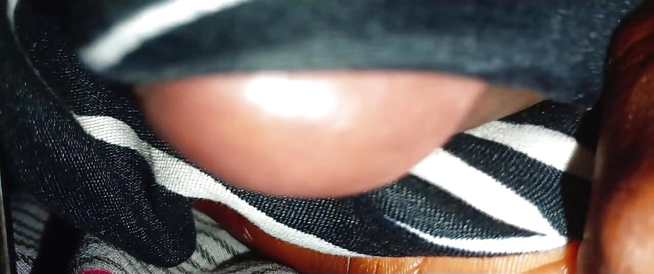 J’ai presque utilisé ma bite pour dénaturer la caméra