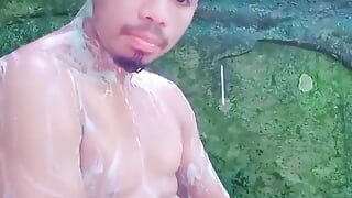 浴室里的打手枪1