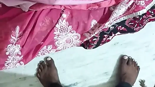 Tante cantik telugu india lagi asik ngentot gaya doggy sambil pakai kain sree