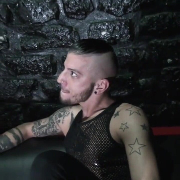 Troia sexy con tatuaggi scopata da Doryann Marguet