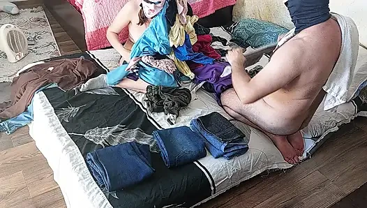 Vorspiel im schlafzimmer mit einem amateur-paar.