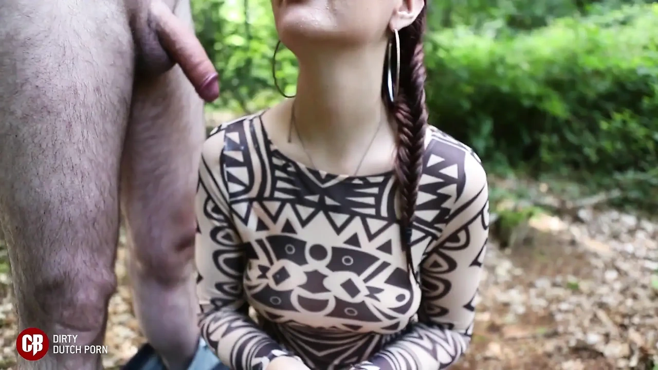 Dutch teen student gives blowbang during lunch break