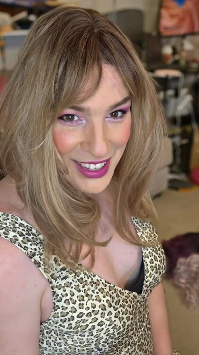 メイク、照明、ウィッグ、全部私をきちんと見せるために仕組んでる。写真を撮る時間は含めて、2時間ほどの労力です!