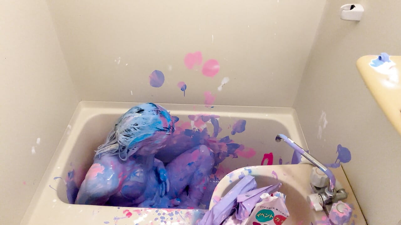 WET&MESSY Messy Play: Covered in Paint by a Boy 2