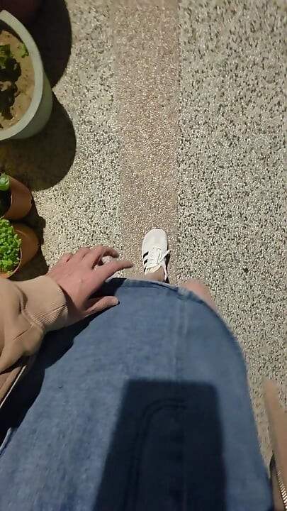 Shemale Ting Xuan szabadtéri pisilés összeállítás