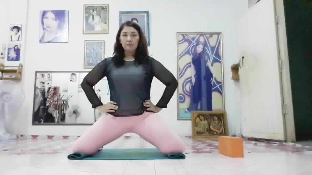 Tight Yoga pant1