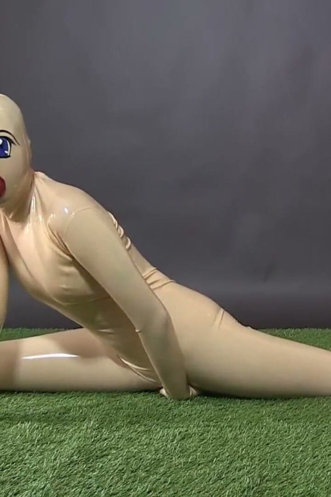 Living Rubberdoll with Silicone Mask