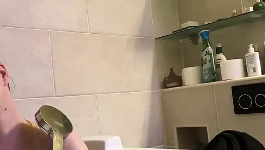 Büyük Göğüsler ve Sert Meme Uçları