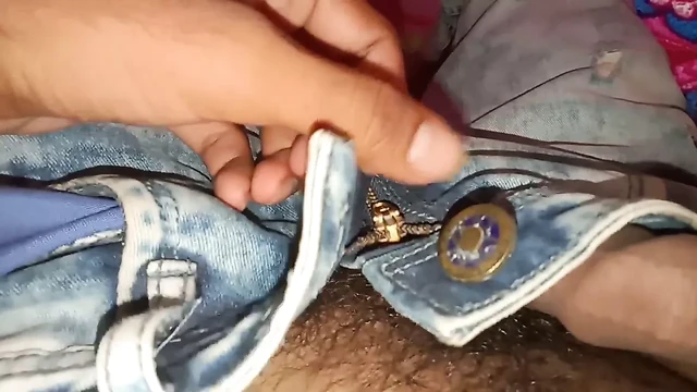 BIG ASS MILF IS GETTING HER SEXY ASS WORSHIPED ON THE