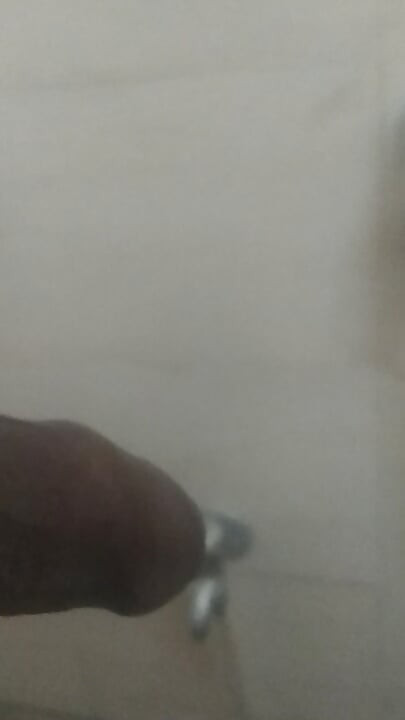 Tamil boy bathroom la Kai adikira Video part 2