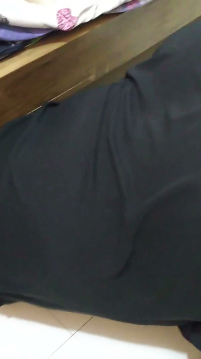 Desi Stepmom Gets Stuck While Sweeping Under the Bed When Stepson Fucks Her & Cum Out Her Big Ass - Clan Sex part2