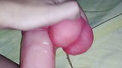 Latina virgin mencoba untuk bercinta dengan vagina ketatnya dengan dildo 8 inci